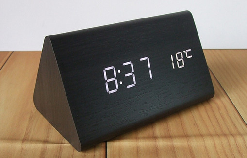 Đồng hồ Để bàn Điện tử Đẹp, lựa chọn hoàn hảo cho không gian sống hiện Đại