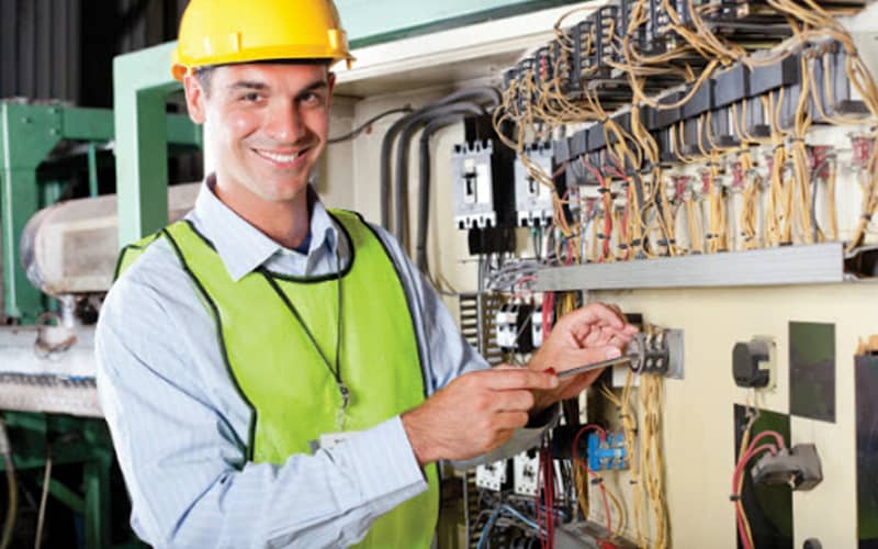 Kỹ sư điện electrical engineer công việc kỹ năng và mức lương